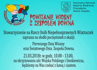 stojące dzieci z Zespołem Downa