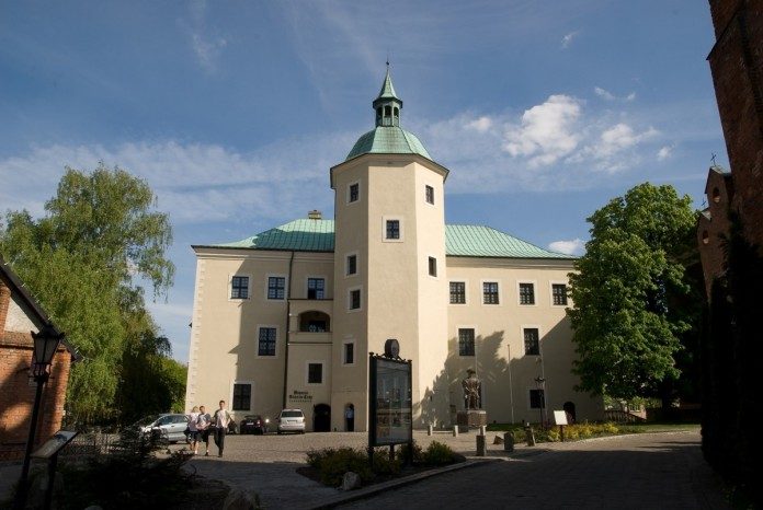 slupsk_zamek_jerz_1-696x466