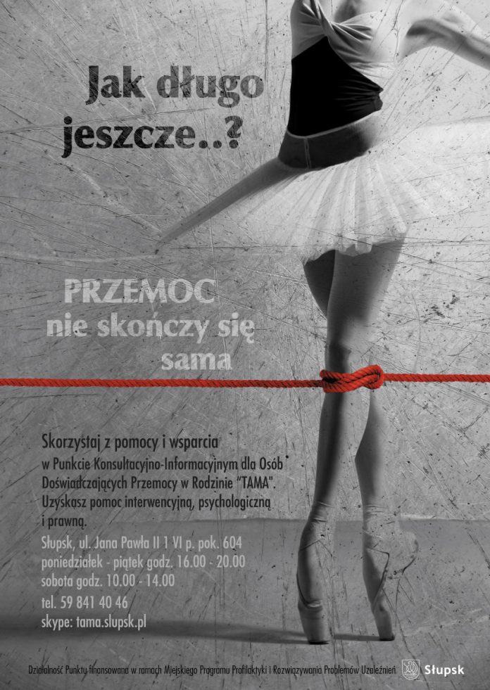 Zdjęcie przedstawia plakat z informacjami oraz baletnicą , która jedną z łydek ma przewiązaną czerwoną tasiemką.